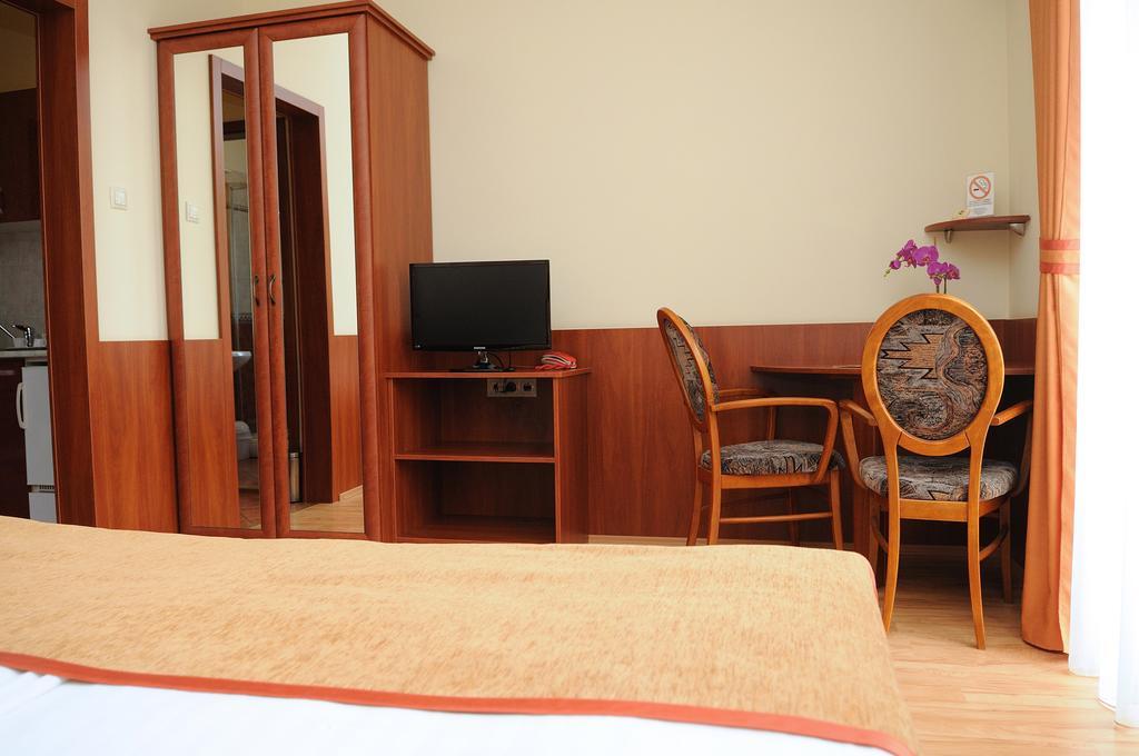 Apartman Bella Hotel Siófok Pokój zdjęcie