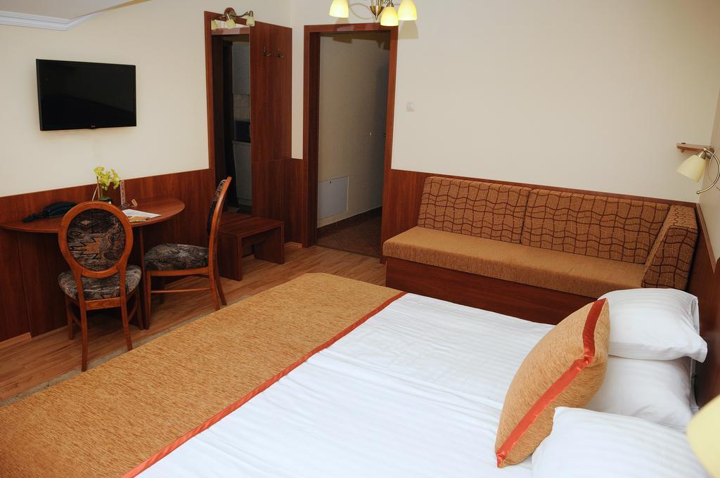 Apartman Bella Hotel Siófok Zewnętrze zdjęcie