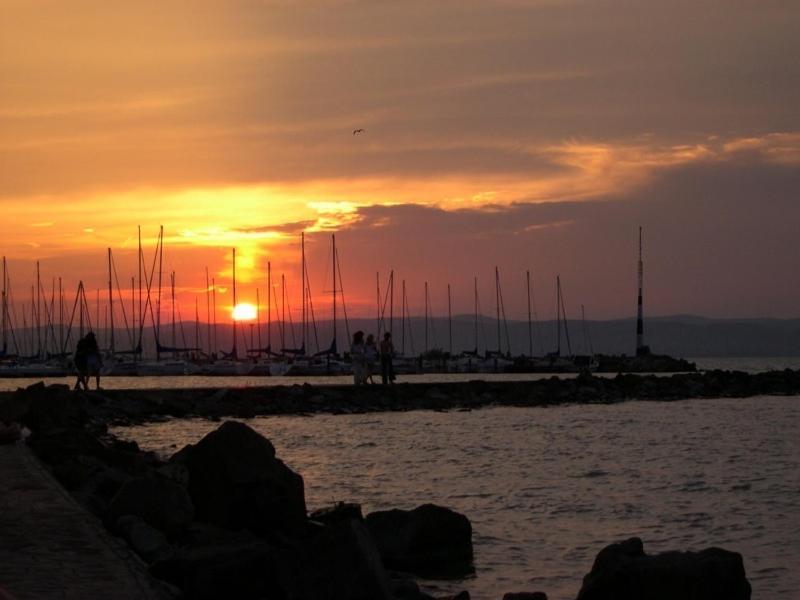 Apartman Bella Hotel Siófok Zewnętrze zdjęcie